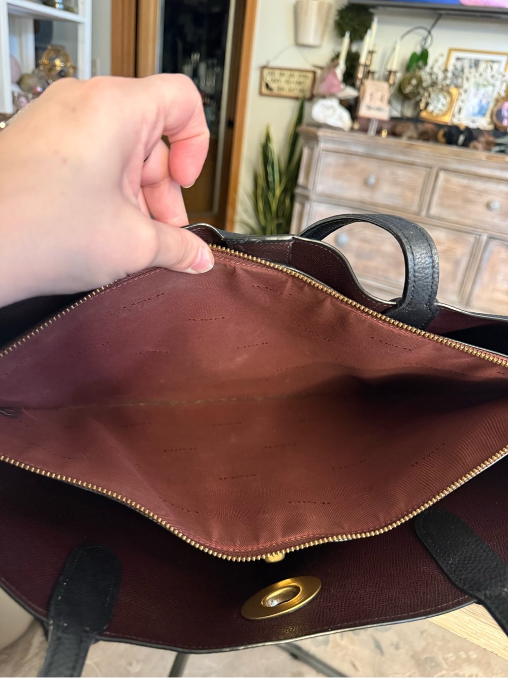 Large Coach Willow Tote - Picture 5 of 12